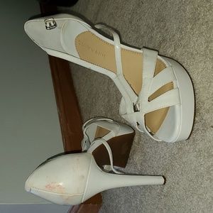 Gianni Bini sandal heela